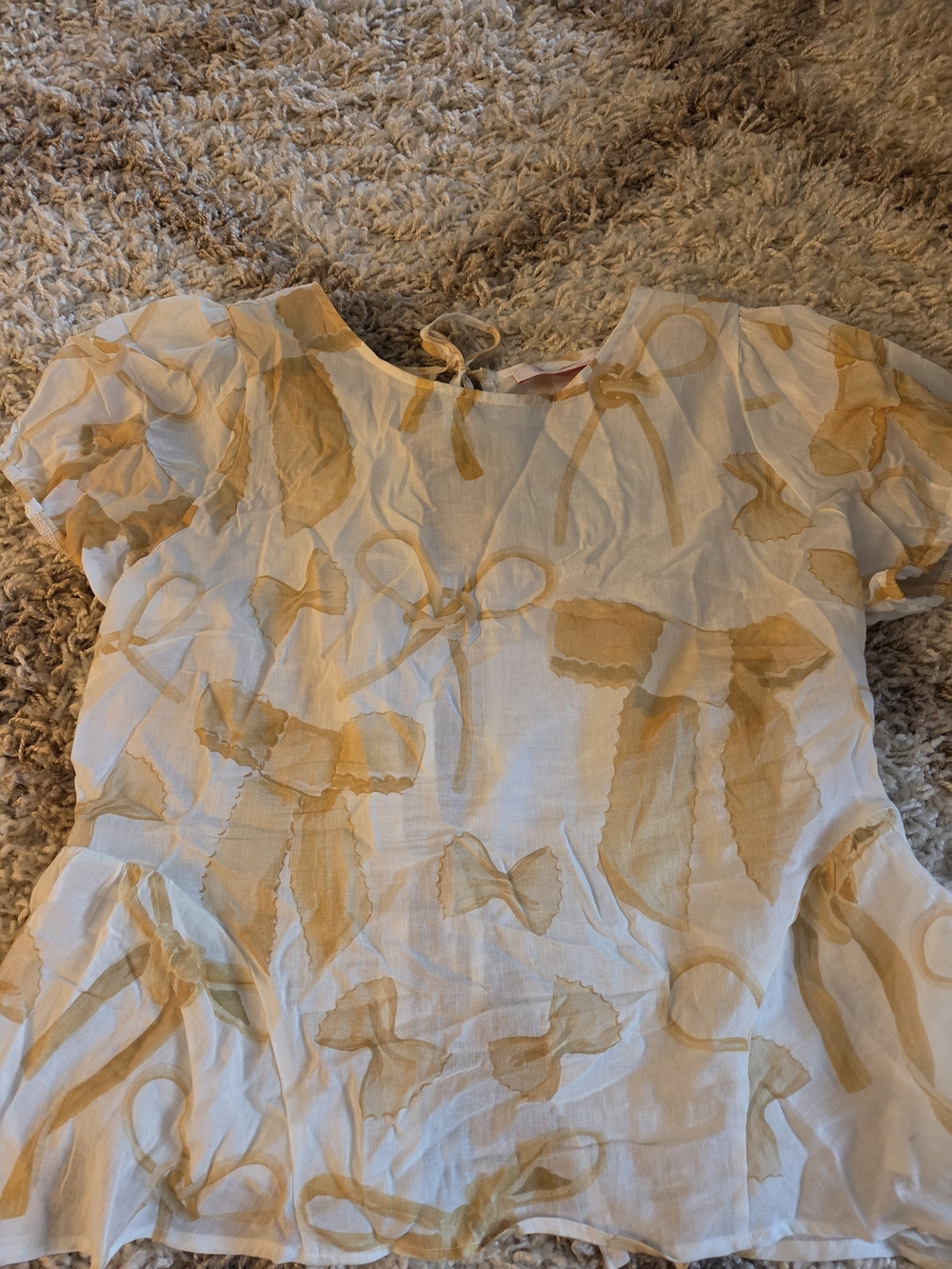 Lisa Says Gah White Blouse with Yellow Bow Print